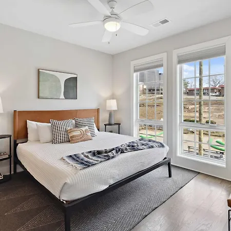 West End Oasis-new Building & Rooftop Views *