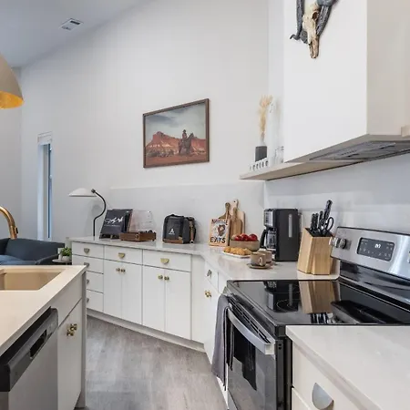 Outrider Buyout - 2 Units By Avantstay Nashville