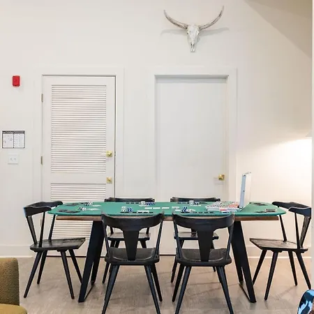 Outrider Buyout - 2 Units By Avantstay Holiday home