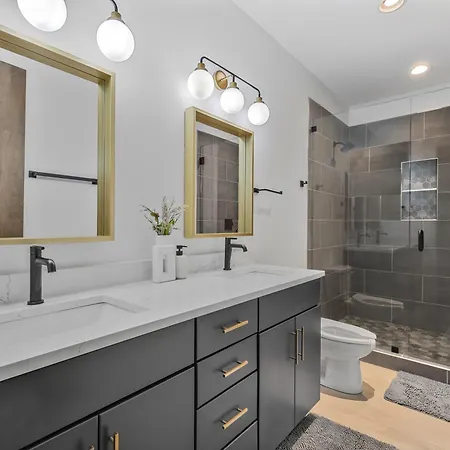 New Modern 4br Extended - Fully Equipped - Workspace - Parking * Nashville
