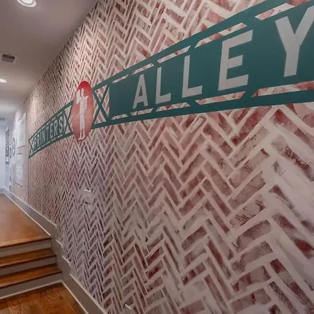 Holiday home Bustling Broadway By Local Nashville