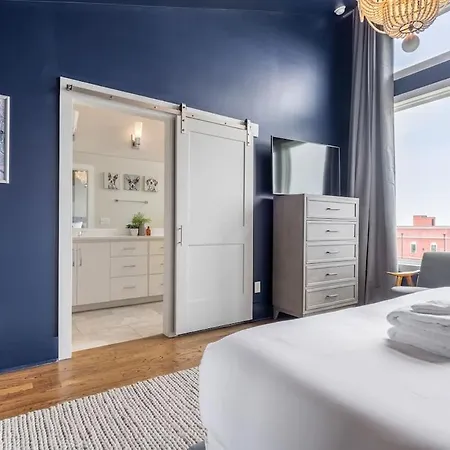 Holiday home Ladies Lounge By Local Nashville