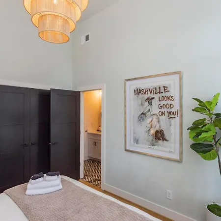 Nash - The Nash - 757ab Lynwood Ave Holiday home *