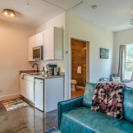 Rustic Walkable To Music Row! By Local Apartment Nashville