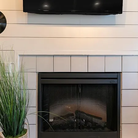 Apartment Downtown Riverfront Unit 762 *