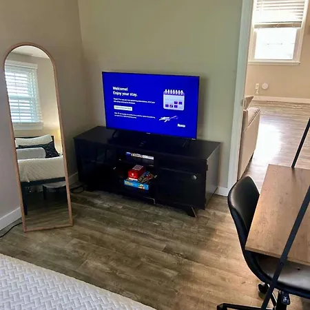 Sleeps 6-full Kitchen-4 Beds-big Couch-officespace * Nashville