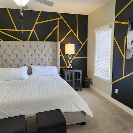 The Johnny Cash - Music Row District - Free Garage Parking - King Bed Apartment