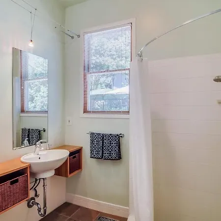 The Hummingbird Retreat By Local * Nashville