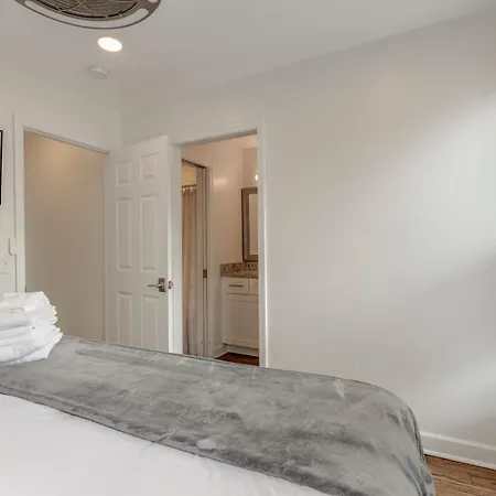Steps From Vandy, Live Music-downtown 9 Mins Away! Apartment Nashville