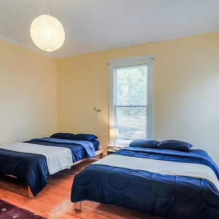 The Hummingbird Retreat By Local Apartment