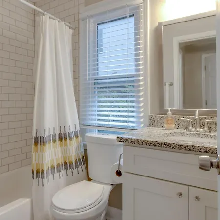 Holiday home Hillsboro Village-free Parking-9 Mins To Downtown! Nashville