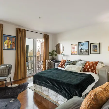 Downtown Riverfront Unit 790 Apartment