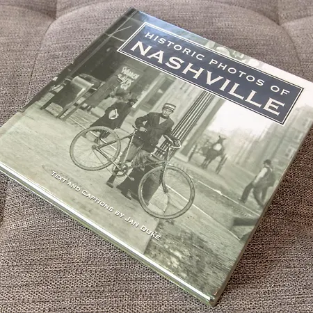 Steps From Vandy, Live Music-downtown 9 Mins Away! Apartment