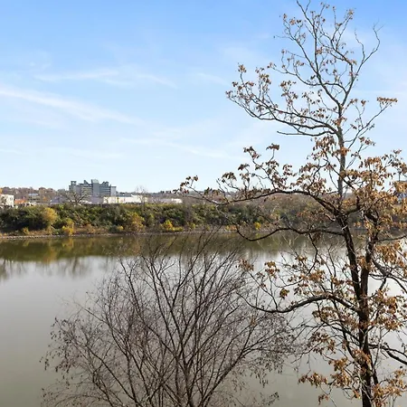Apartment Riverfront Near Downtown *