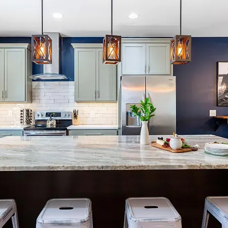 Waverly By Avantstay Nashville-inspired Townhome W Luxury Kitchen Pool Table *