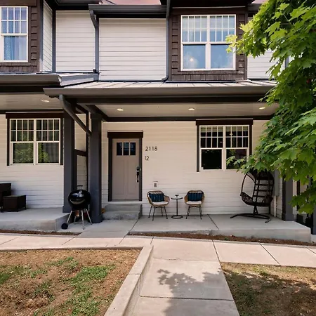 Waverly By Avantstay Nashville-inspired Townhome W Luxury Kitchen Pool Table