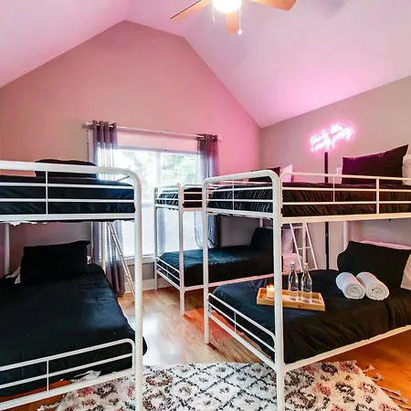 Fast 12 Beds Large Yard Free Parking *