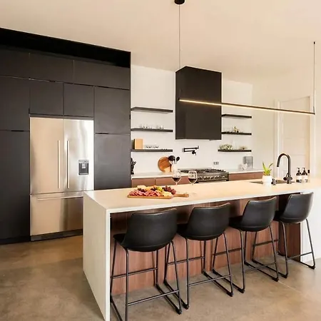 Nash Chic Near Dt Rooftop Luxe Comfort Holiday home *