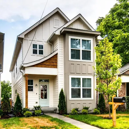 Holiday home Fast 12 Beds Large Yard Free Parking Nashville