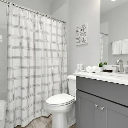 Lux Retreat 12 Beds Games Bar Holiday home Nashville