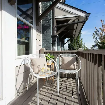 Lux Retreat 12 Beds Games Bar Holiday home Nashville