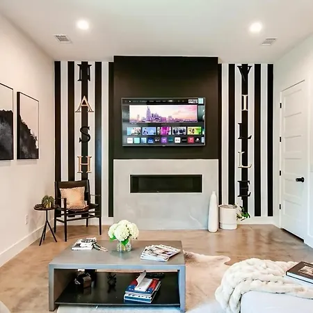 Close To The Gulch - Book Today *