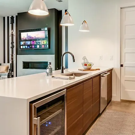 Close To The Gulch - Book Today Nashville