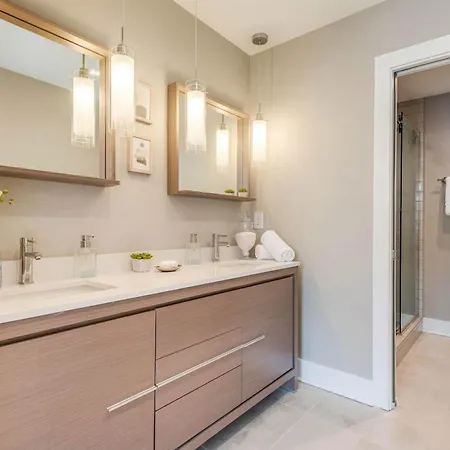 Holiday home Downtown Luxury - 10 Beds & Free Parking *