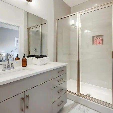 King & Queen 2 Homes - 24 Beds Views Nashville