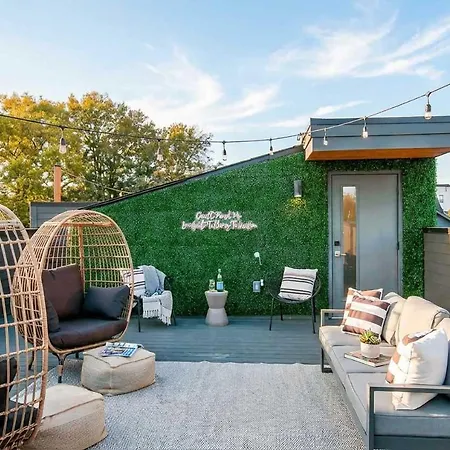 Close To The Gulch - Book Today *