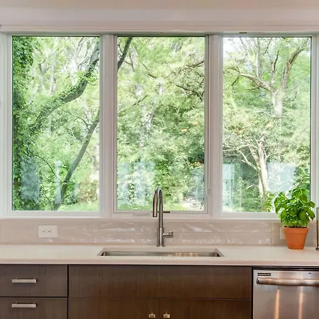 Downtown Luxury - 10 Beds & Free Parking Holiday home