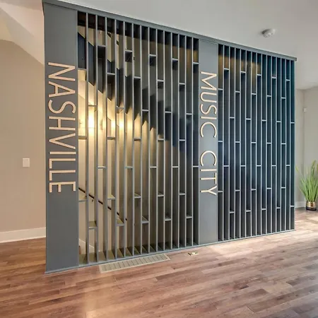 Downtown Luxury - 10 Beds & Free Parking Holiday home Nashville
