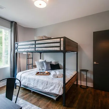 King & Queen 2 Homes - 24 Beds Views *