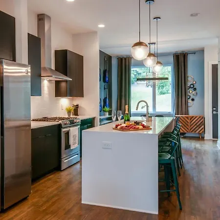 King & Queen 2 Homes - 24 Beds Views *