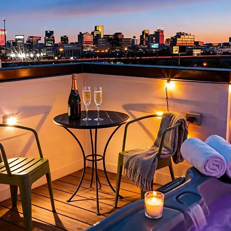 New Nash Eras - 15 Beds - Hot Tub On Rooftop Deck