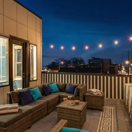 Holiday home New Luxe 4br 12 Beds - Roofdeck Views - Chefs Kitchen Nashville