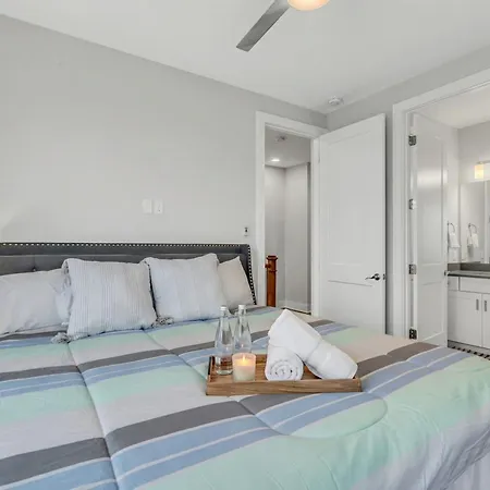 Holiday home New Luxe 4br 12 Beds - Roofdeck Views - Chefs Kitchen Nashville