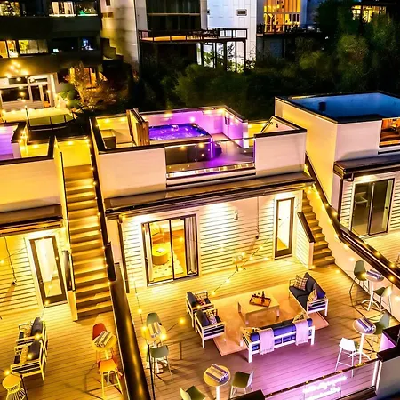 New Nash Eras - 15 Beds - Hot Tub On Rooftop Deck * Nashville