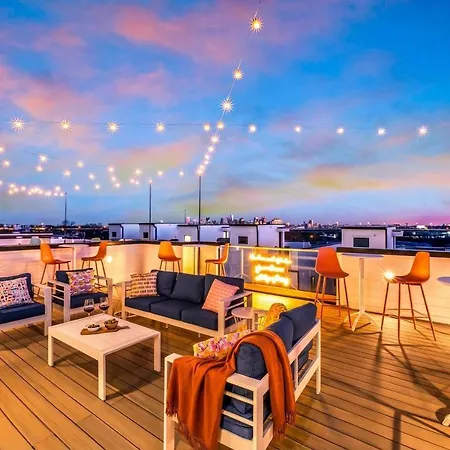 New Nash Eras - Rooftop Decks With Hot Tub - 15 Beds Holiday home Nashville