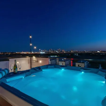 Holiday home New We Roll Rooftop - Hot Tub With Views - 13 Beds *