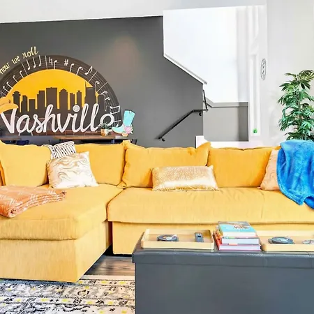 New We Roll Rooftop - Hot Tub With Views - 13 Beds * Nashville