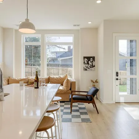 Holiday home Stunning New Build In East Nash Minutes To Broadway The Stage By Avantstay Nashville