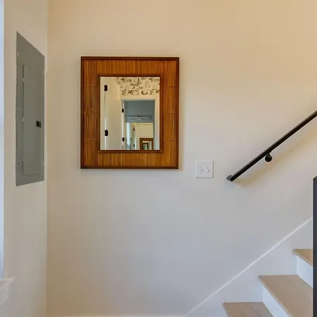 Newly Built 4bdr Townhome W Balcony Minutes To Broadway Lischey By Avantstay Holiday home *