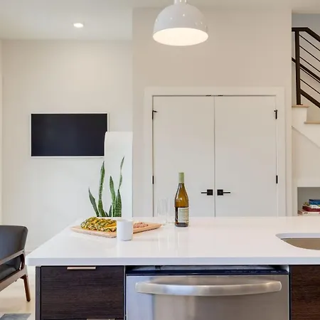 Stunning New Build In East Nash Minutes To Broadway The Stage By Avantstay * Nashville