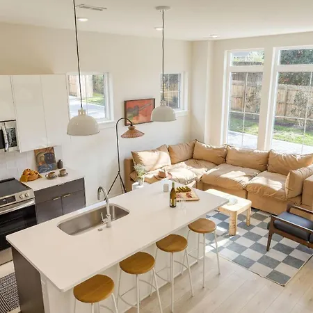 Stunning New Build In East Nash Minutes To Broadway The Stage By Avantstay Holiday home
