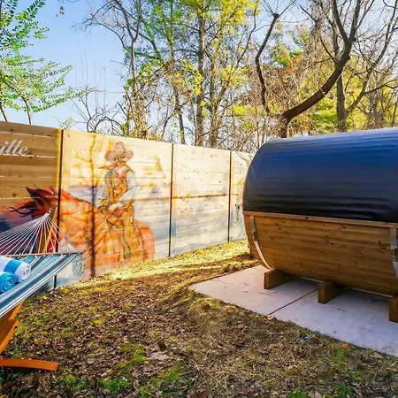 Holiday home Hot Tub Poker Pool Table & Rooftop Mls View *