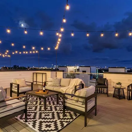Double Rooftop Decks Hot Tub Karaoke * Nashville