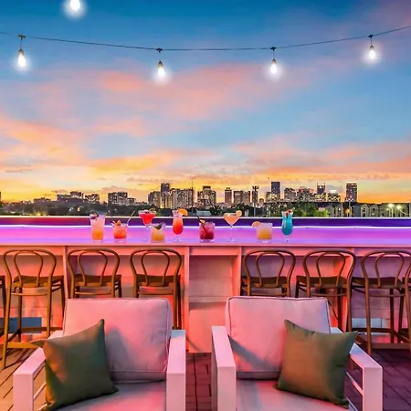 Game & Rooftop Deck At Downtown