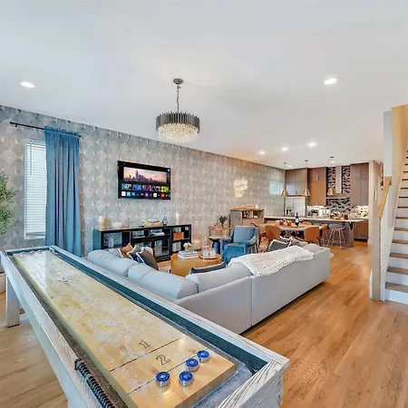 Rooftop Deck & Shuffleboard Bbq Near Downtown Holiday home *