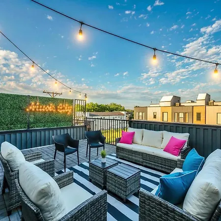 Close To Dt Music Rooftop Views Game Holiday home